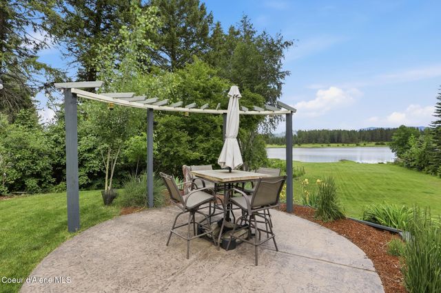 15720 N Ridgeway Ln, Hayden, ID 83835