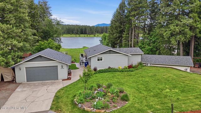 15720 N Ridgeway Ln, Hayden, ID 83835