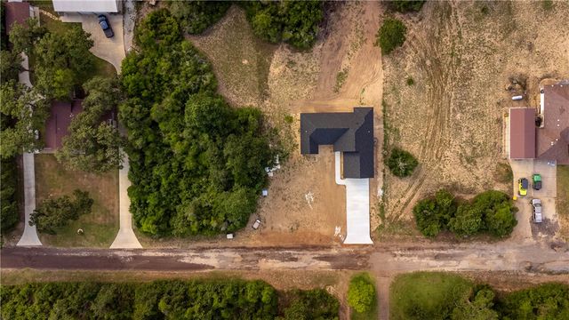178 Jamaica Lane, Hilltop Lakes, TX 77871