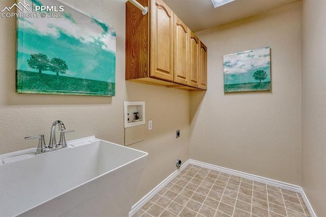 15211 Ridgefield Lane, Colorado Springs, CO 80921