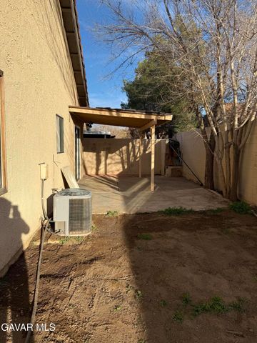 3542 E Avenue R10, Palmdale, CA 93550