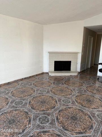 3542 E Avenue R10, Palmdale, CA 93550