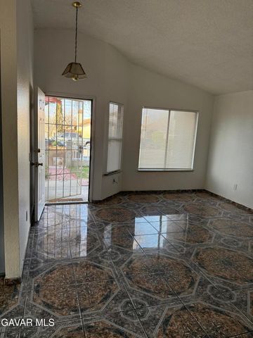 3542 E Avenue R10, Palmdale, CA 93550