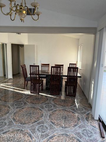 3542 E Avenue R10, Palmdale, CA 93550