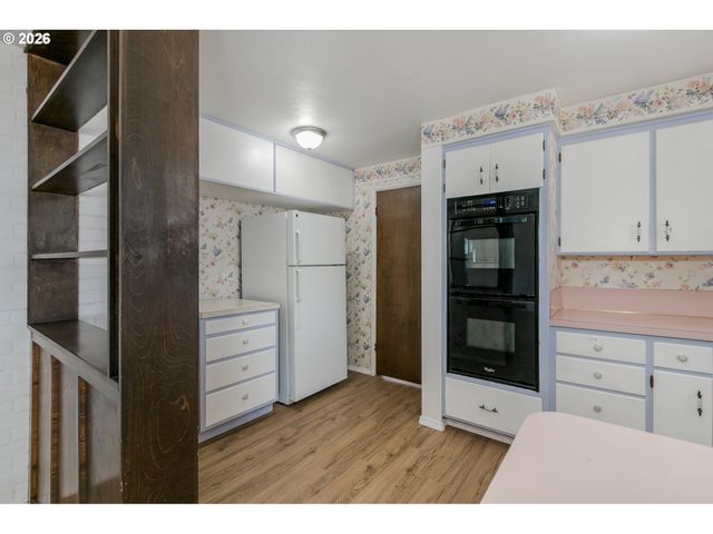 1943 MONTEREY Ln, Eugene, OR 97401