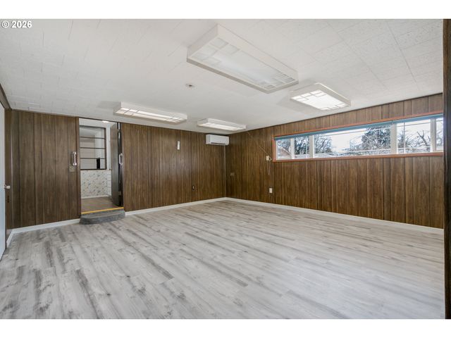 1943 MONTEREY Ln, Eugene, OR 97401