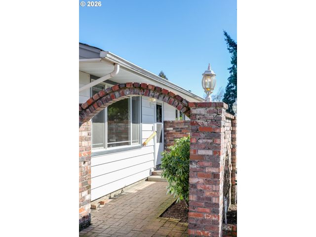 1943 MONTEREY Ln, Eugene, OR 97401