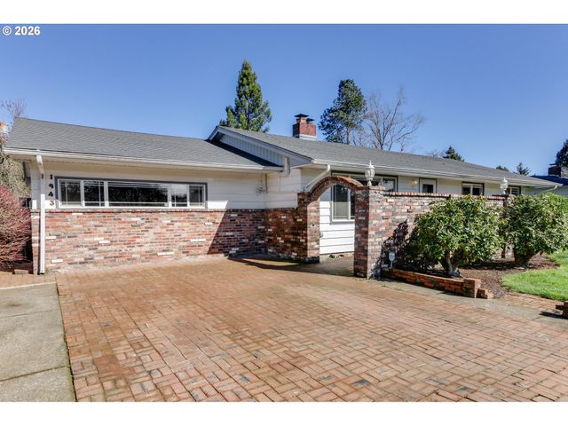 1943 MONTEREY Ln, Eugene, OR 97401