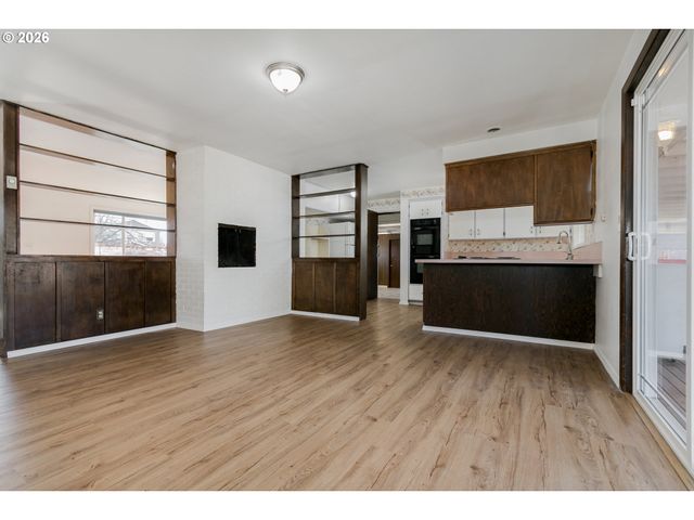 1943 MONTEREY Ln, Eugene, OR 97401