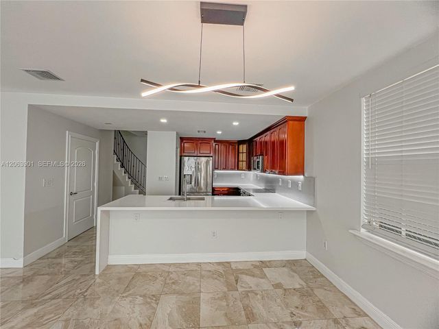 3850 NE 168th St 4, North Miami Beach, FL 33160