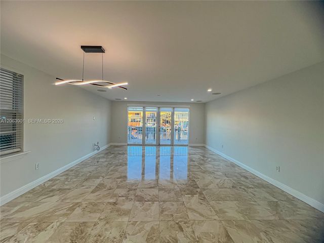 3850 NE 168th St 4, North Miami Beach, FL 33160