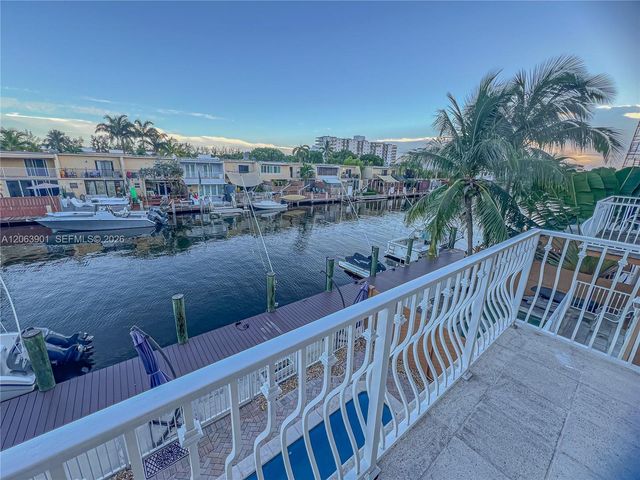 3850 NE 168th St 4, North Miami Beach, FL 33160