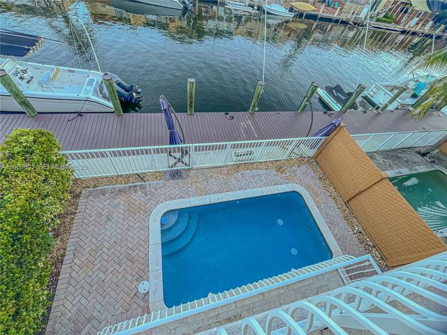 3850 NE 168th St 4, North Miami Beach, FL 33160