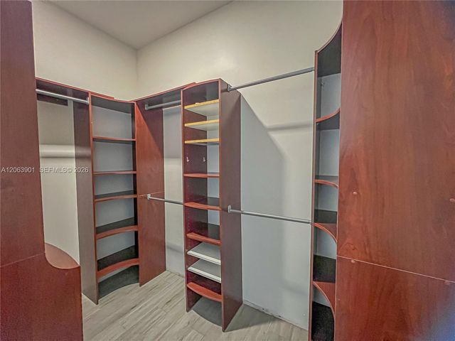 3850 NE 168th St 4, North Miami Beach, FL 33160