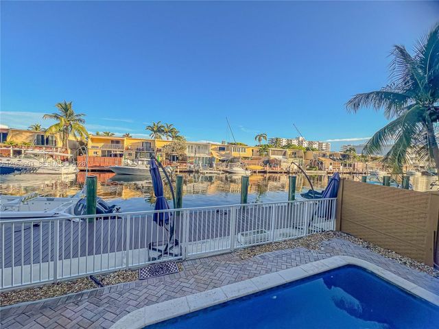 3850 NE 168th St 4, North Miami Beach, FL 33160