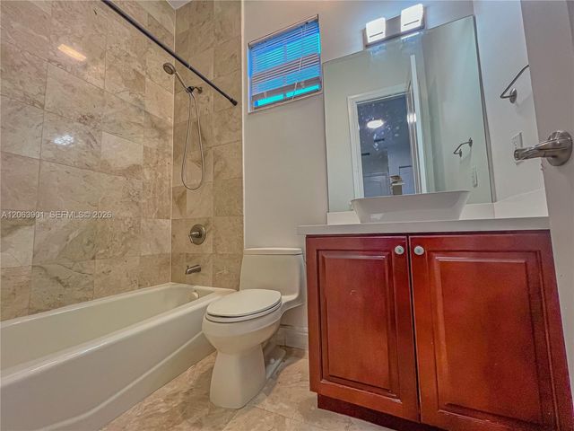 3850 NE 168th St 4, North Miami Beach, FL 33160