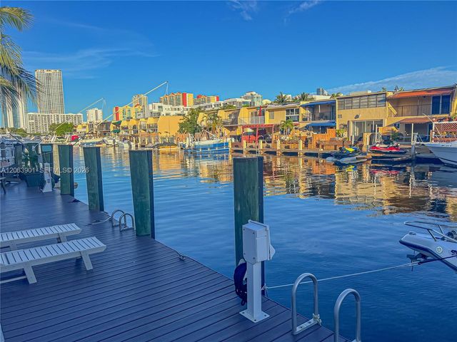 3850 NE 168th St 4, North Miami Beach, FL 33160