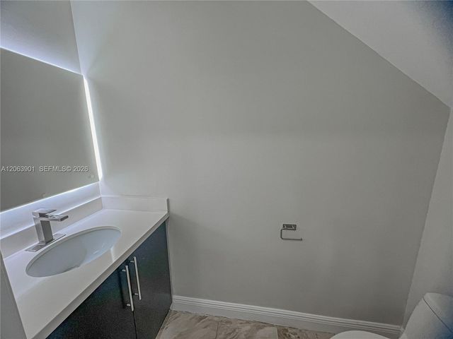 3850 NE 168th St 4, North Miami Beach, FL 33160
