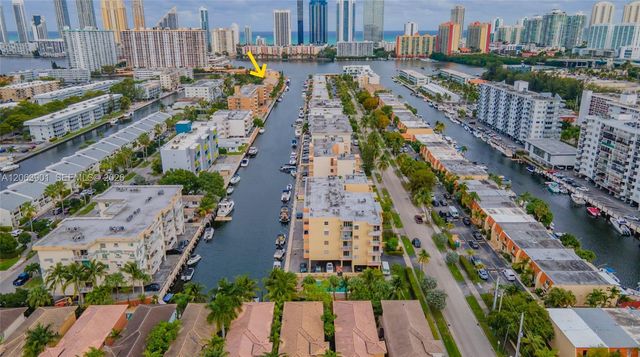 3850 NE 168th St 4, North Miami Beach, FL 33160