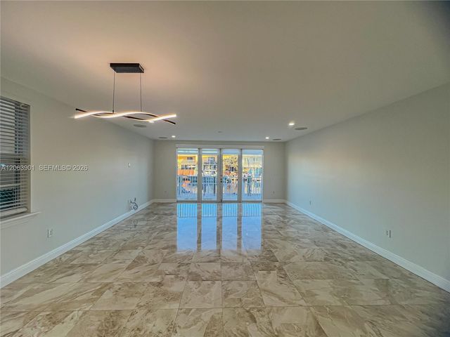 3850 NE 168th St 4, North Miami Beach, FL 33160