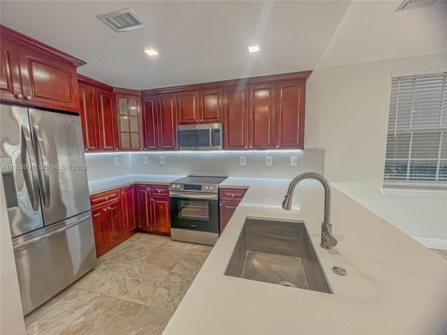 3850 NE 168th St 4, North Miami Beach, FL 33160