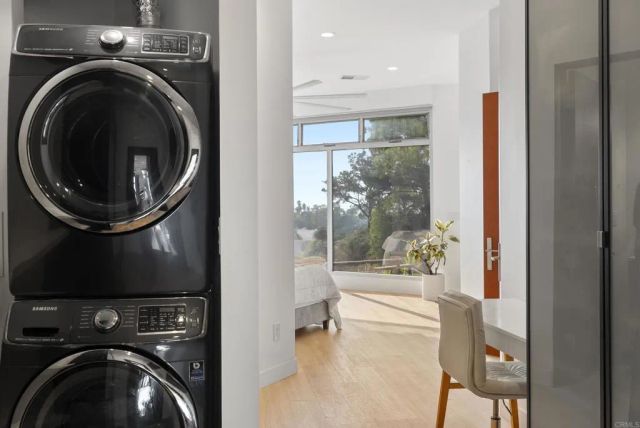 1645 Noma Lane, Encinitas, CA 92024