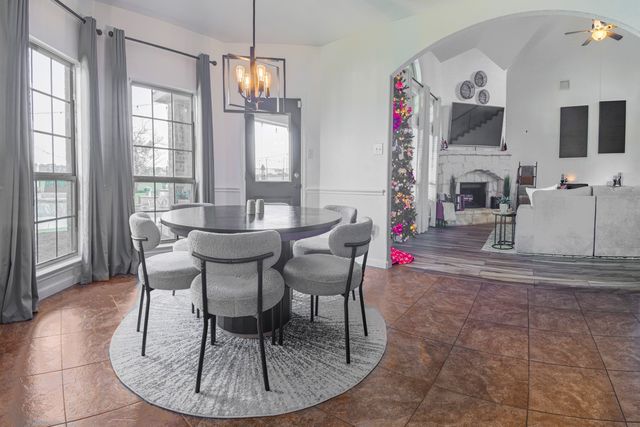 1880 Chuckwagon Drive, Midlothian, TX 76065