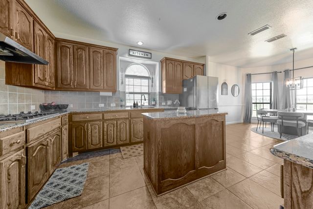 1880 Chuckwagon Drive, Midlothian, TX 76065