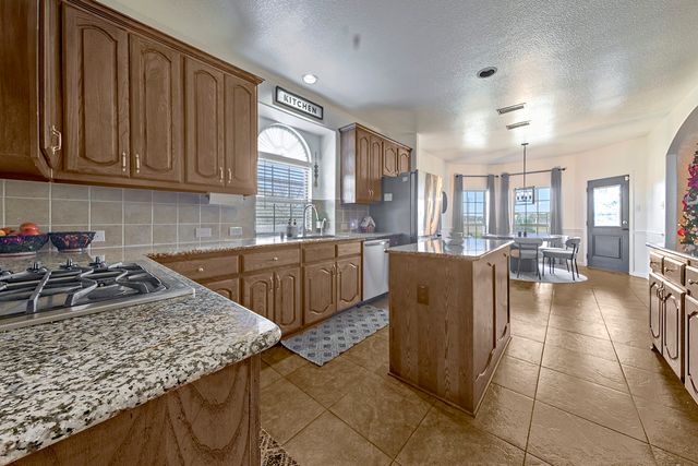 1880 Chuckwagon Drive, Midlothian, TX 76065