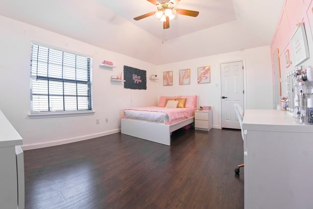 1880 Chuckwagon Drive, Midlothian, TX 76065