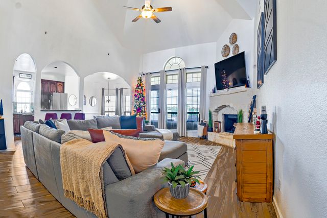 1880 Chuckwagon Drive, Midlothian, TX 76065