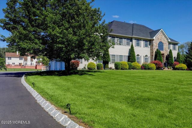 13 Randall Drive, Manalapan, NJ 07726