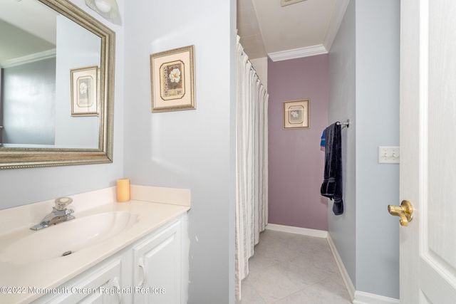 13 Randall Drive, Manalapan, NJ 07726