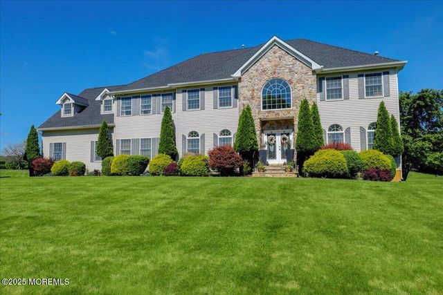 13 Randall Drive, Manalapan, NJ 07726