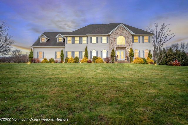 13 Randall Drive, Manalapan, NJ 07726
