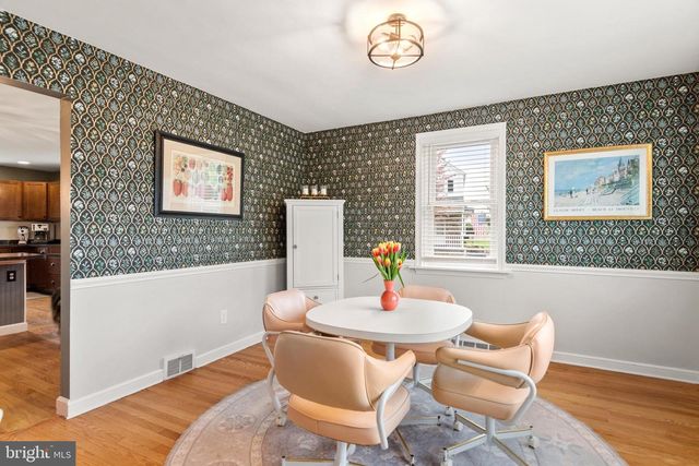 214 W BROOKHAVEN RD, Brookhaven, PA 19015