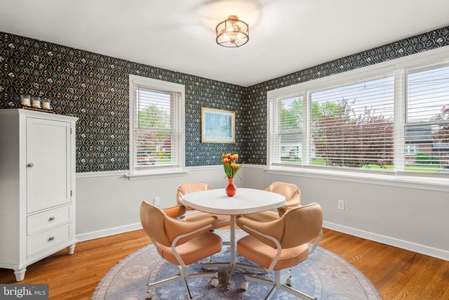 214 W BROOKHAVEN RD, Brookhaven, PA 19015