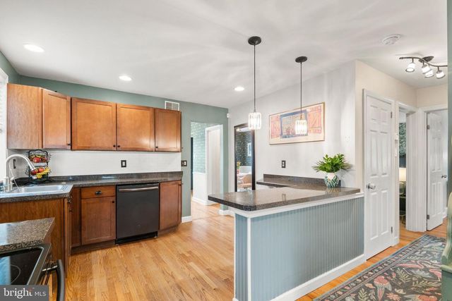 214 W BROOKHAVEN RD, Brookhaven, PA 19015