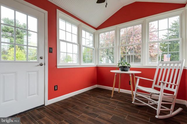 214 W BROOKHAVEN RD, Brookhaven, PA 19015
