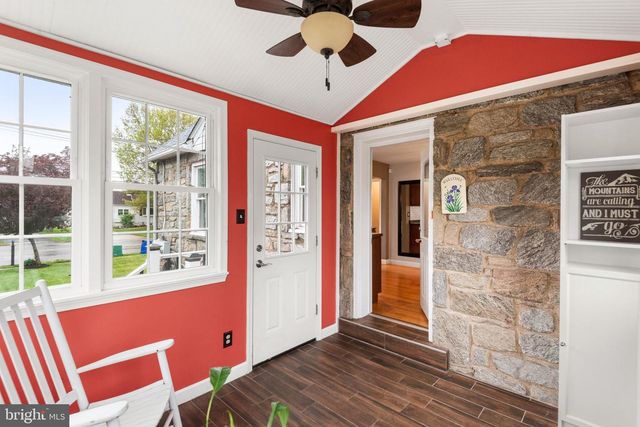 214 W BROOKHAVEN RD, Brookhaven, PA 19015
