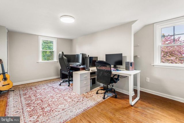 214 W BROOKHAVEN RD, Brookhaven, PA 19015
