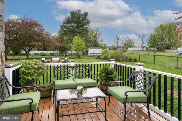 214 W BROOKHAVEN RD, Brookhaven, PA 19015