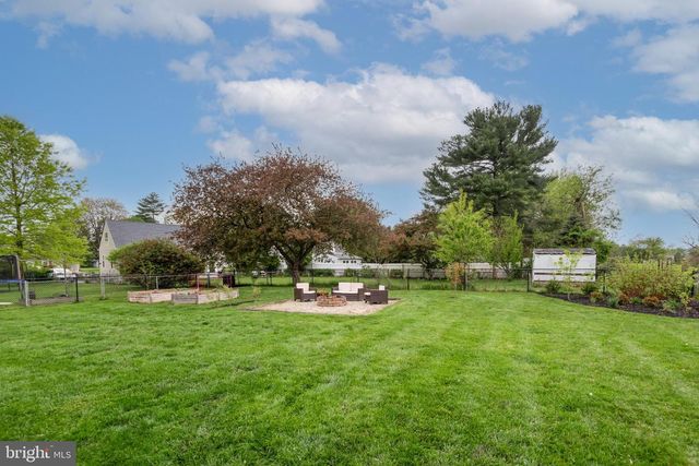 214 W BROOKHAVEN RD, Brookhaven, PA 19015
