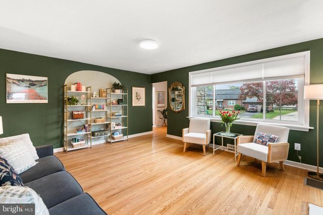 214 W BROOKHAVEN RD, Brookhaven, PA 19015