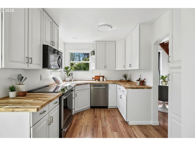 5910 Se CEDAR St, Milwaukie, OR 97222