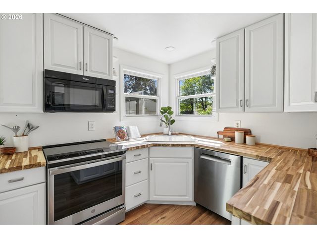 5910 Se CEDAR St, Milwaukie, OR 97222