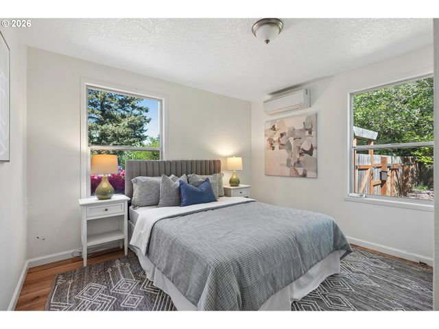 5910 Se CEDAR St, Milwaukie, OR 97222