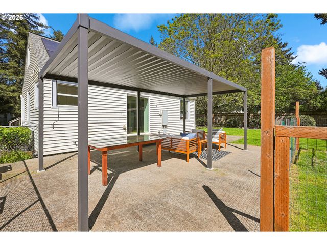 5910 Se CEDAR St, Milwaukie, OR 97222