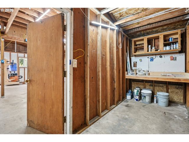 5910 Se CEDAR St, Milwaukie, OR 97222