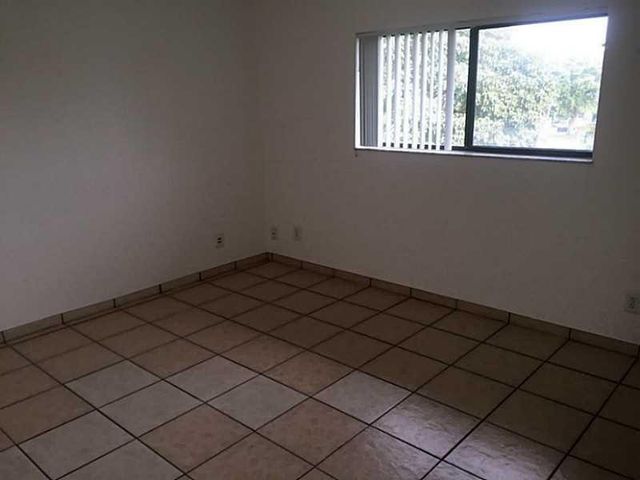 6900 SW 39TH Street 311K, Davie, FL 33314
